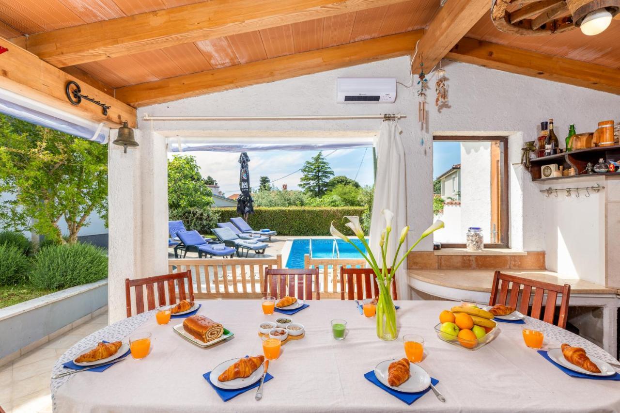 Nature & Sea Holiday Home With Pool Пула Екстериор снимка